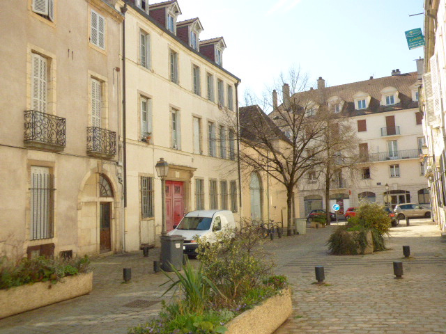 photo1